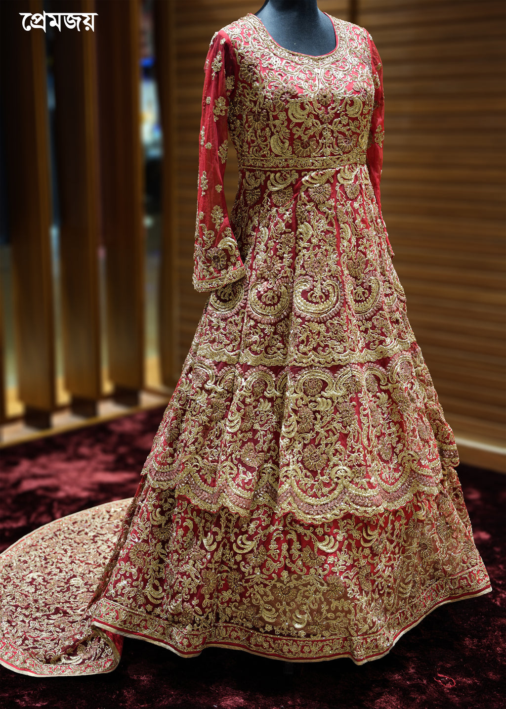 🔥 Flat 70% – 80% OFF - Luxury Tail Cut Bridal Gown | D71