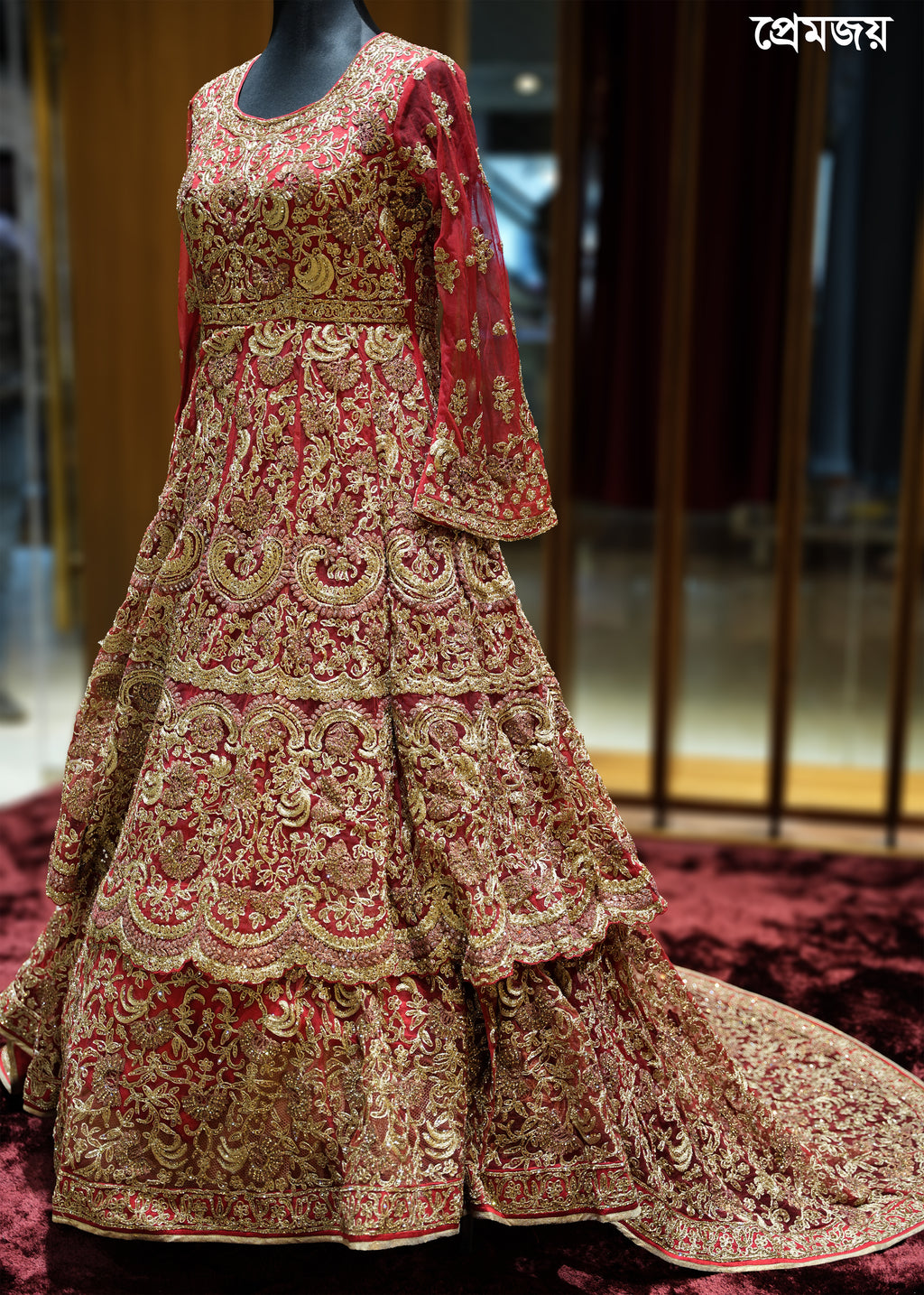 🔥 Flat 70% – 80% OFF - Luxury Tail Cut Bridal Gown | D71