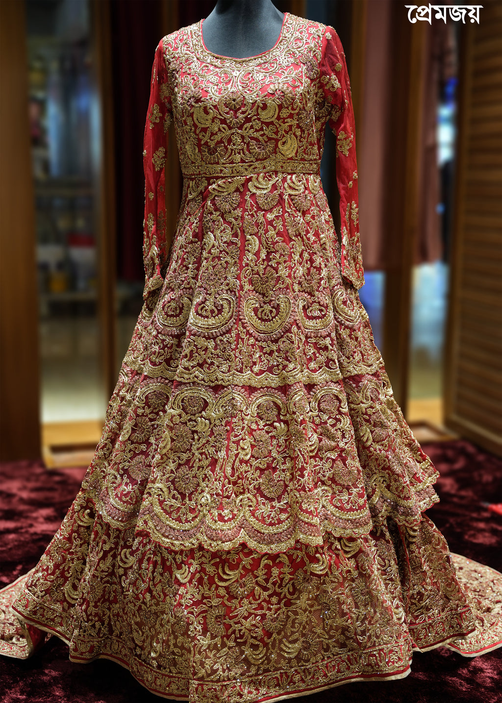 🔥 Flat 70% – 80% OFF - Luxury Tail Cut Bridal Gown | D71