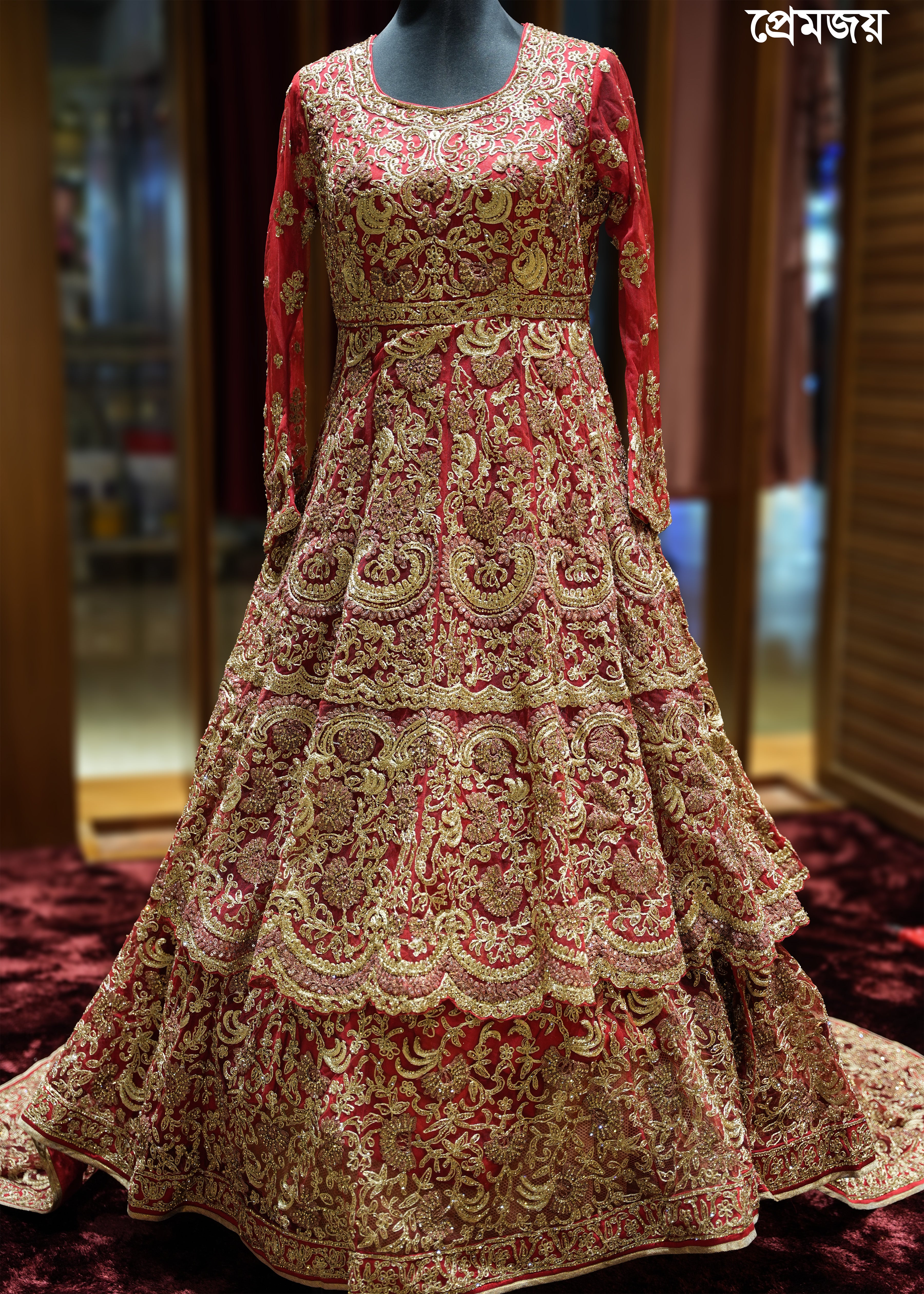 🔥 Flat 70% – 80% OFF - Luxury Tail Cut Bridal Gown | D71