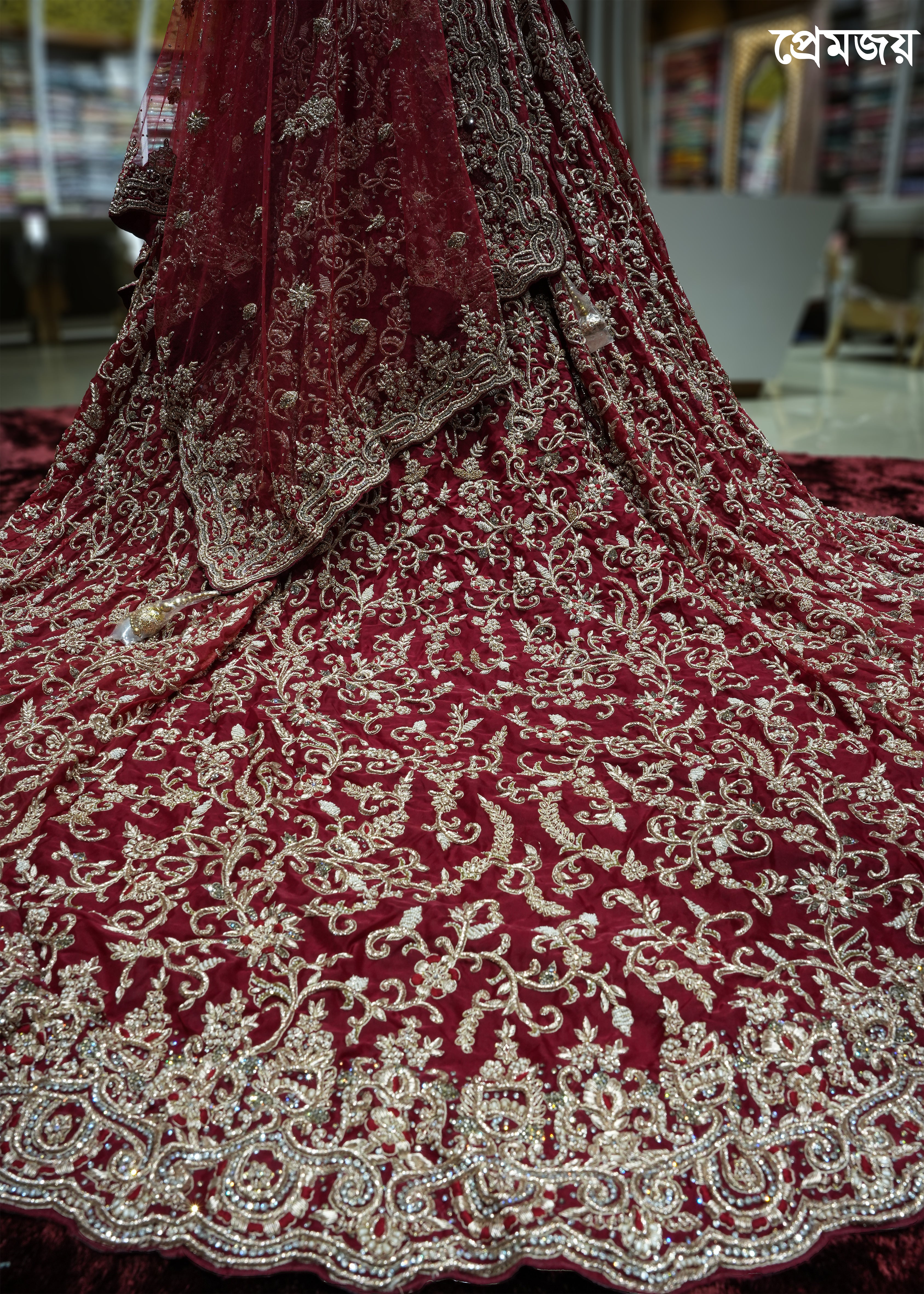 🔥 Flat 70% – 80% OFF - Luxury Tail Cut Bridal Gown | D46