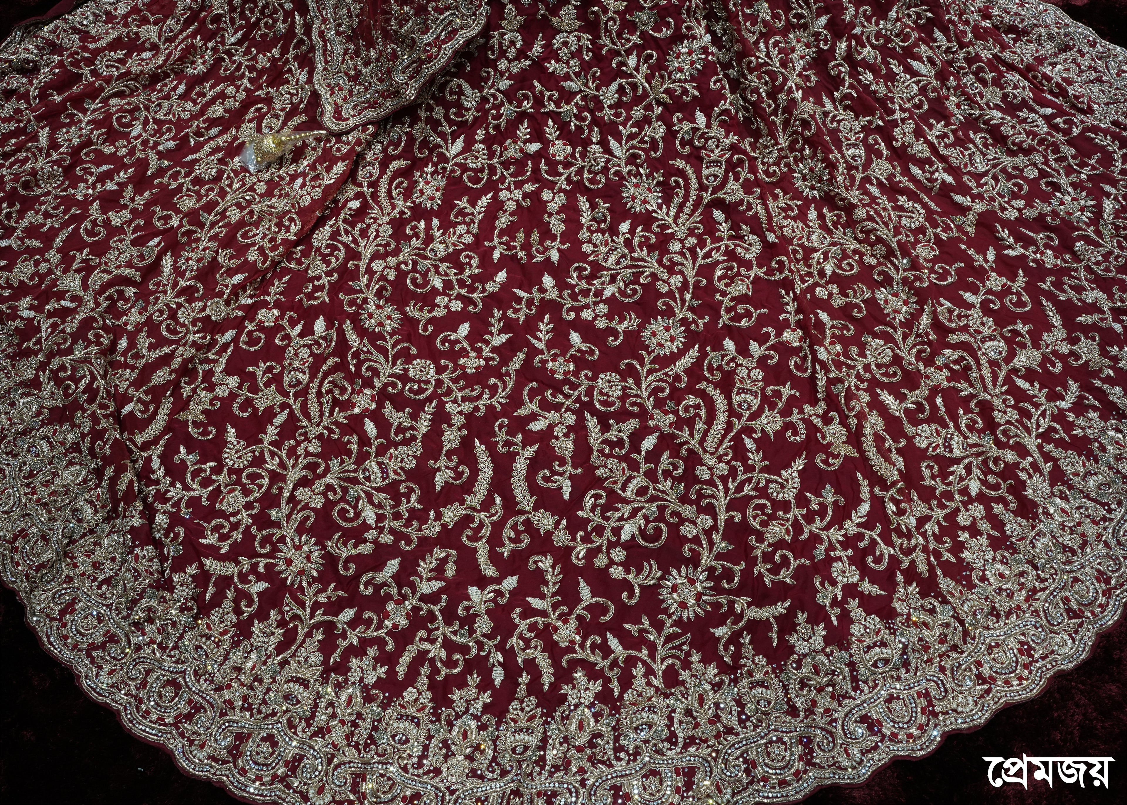 🔥 Flat 70% – 80% OFF - Luxury Tail Cut Bridal Gown | D46