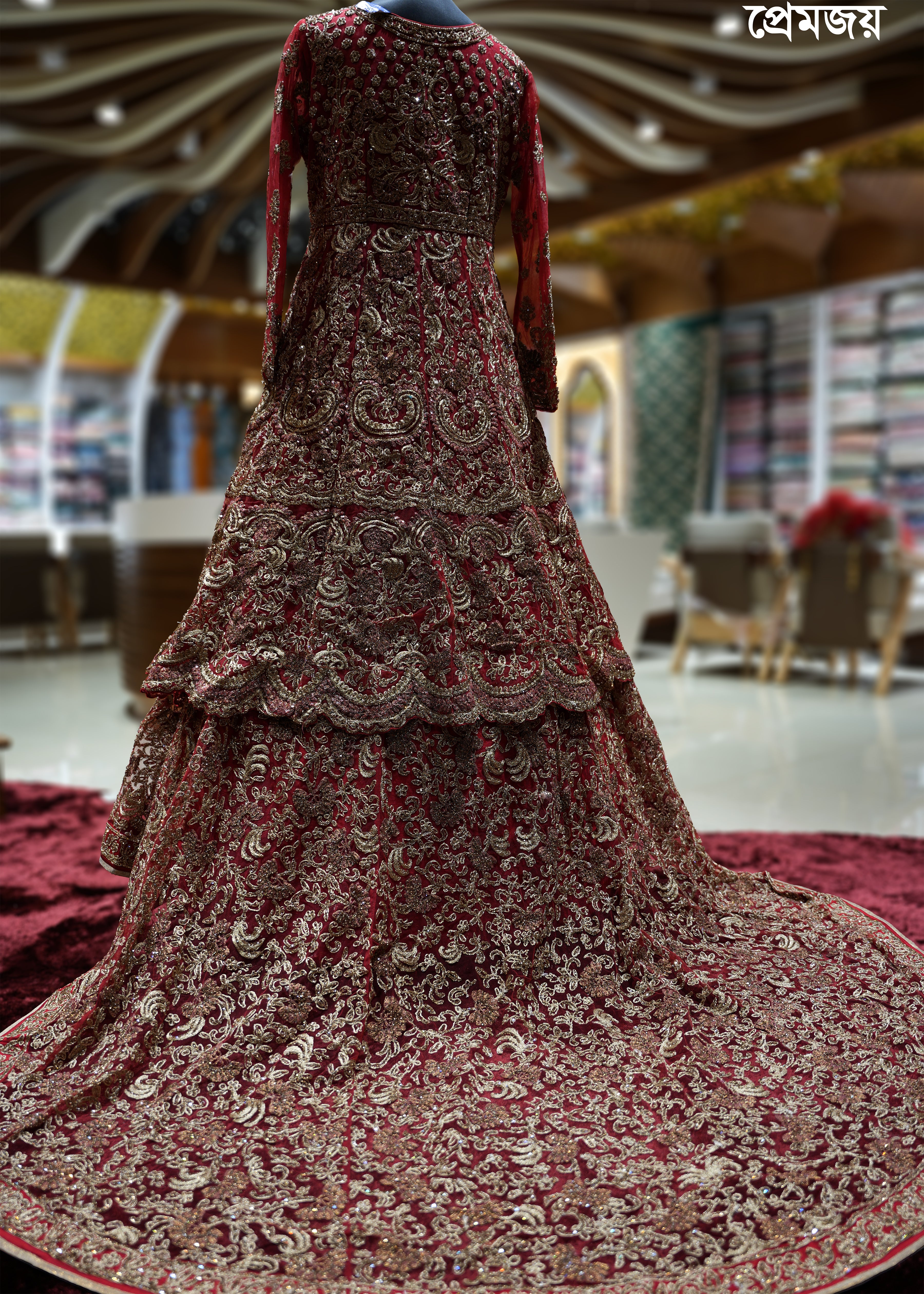 🔥 Flat 70% – 80% OFF - Luxury Tail Cut Bridal Gown | D71