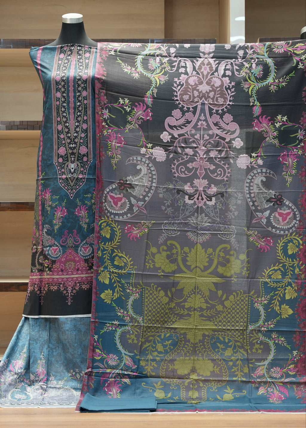 🛍️ Buy at Wholesale Price | Premium Cotton Lawn – D4