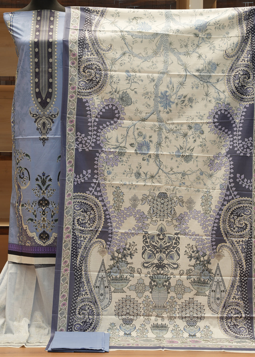 🛍️ Buy at Wholesale Price | Premium Cotton Lawn – D5