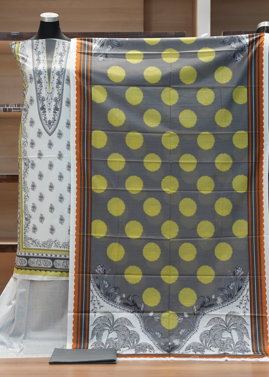 🛍️ Buy at Wholesale Price | Premium Cotton Lawn – D9