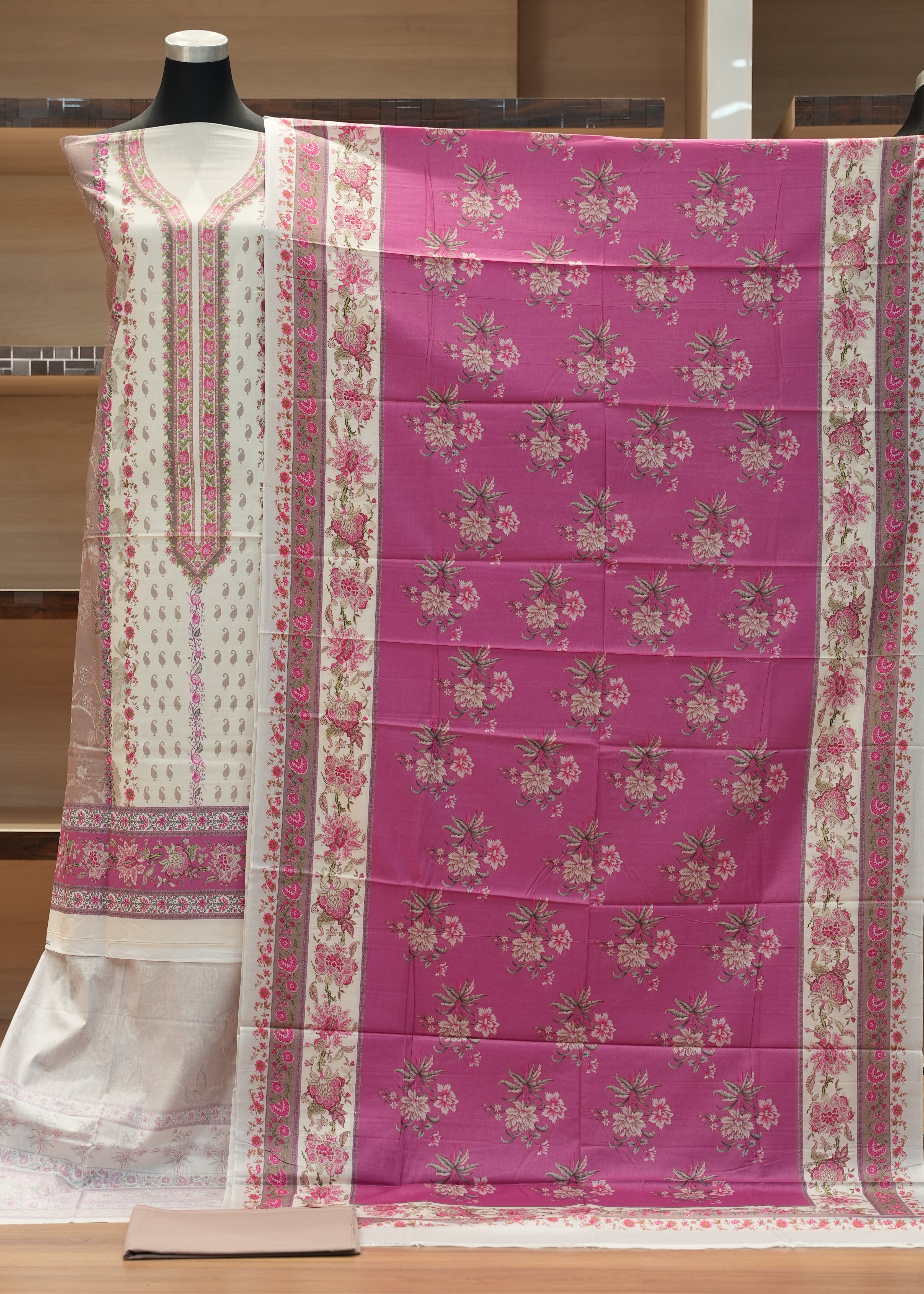 🛍️ Buy at Wholesale Price | Premium Cotton Lawn – D13