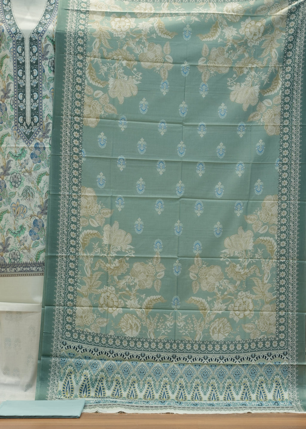 🛍️ Buy at Wholesale Price | Premium Cotton Lawn – D15