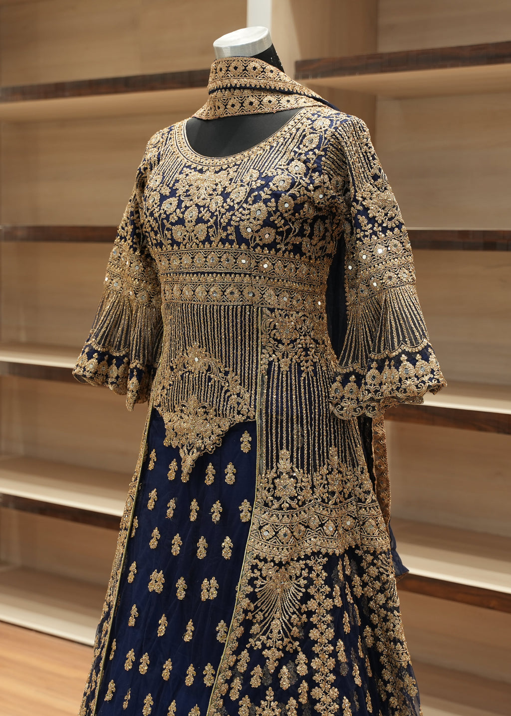 🔥 Flat 70% – 80% OFF - Gorgeous Tail Cut Party Dress | D72