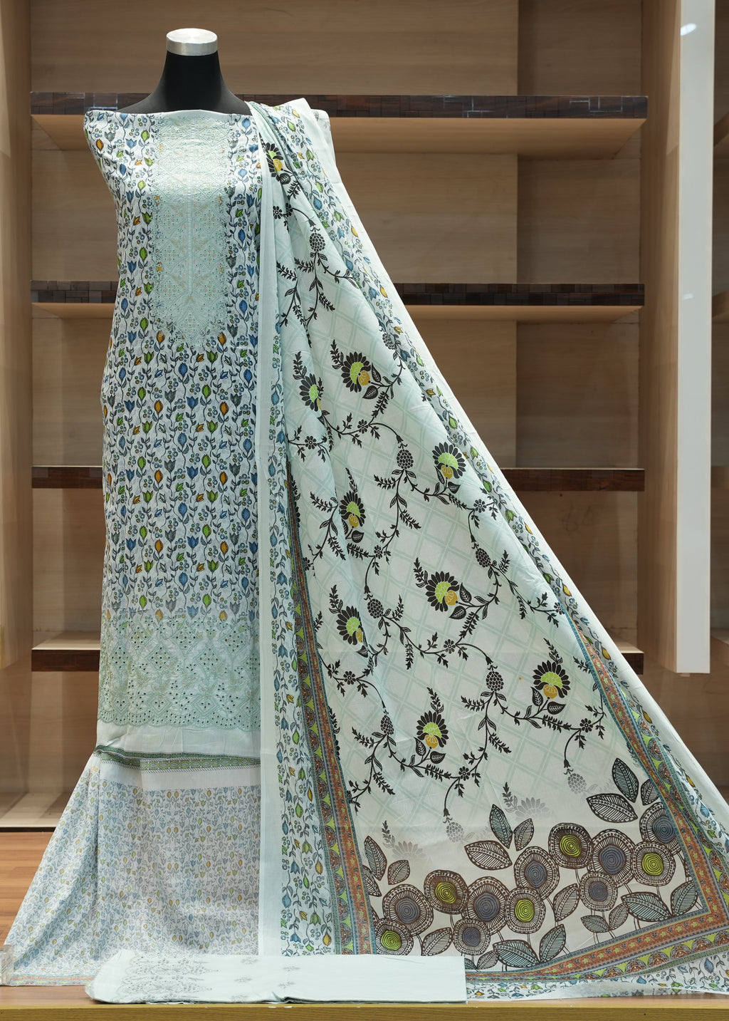 🔥 Discounts & Offers - Unstitched Three Piece Set | D89