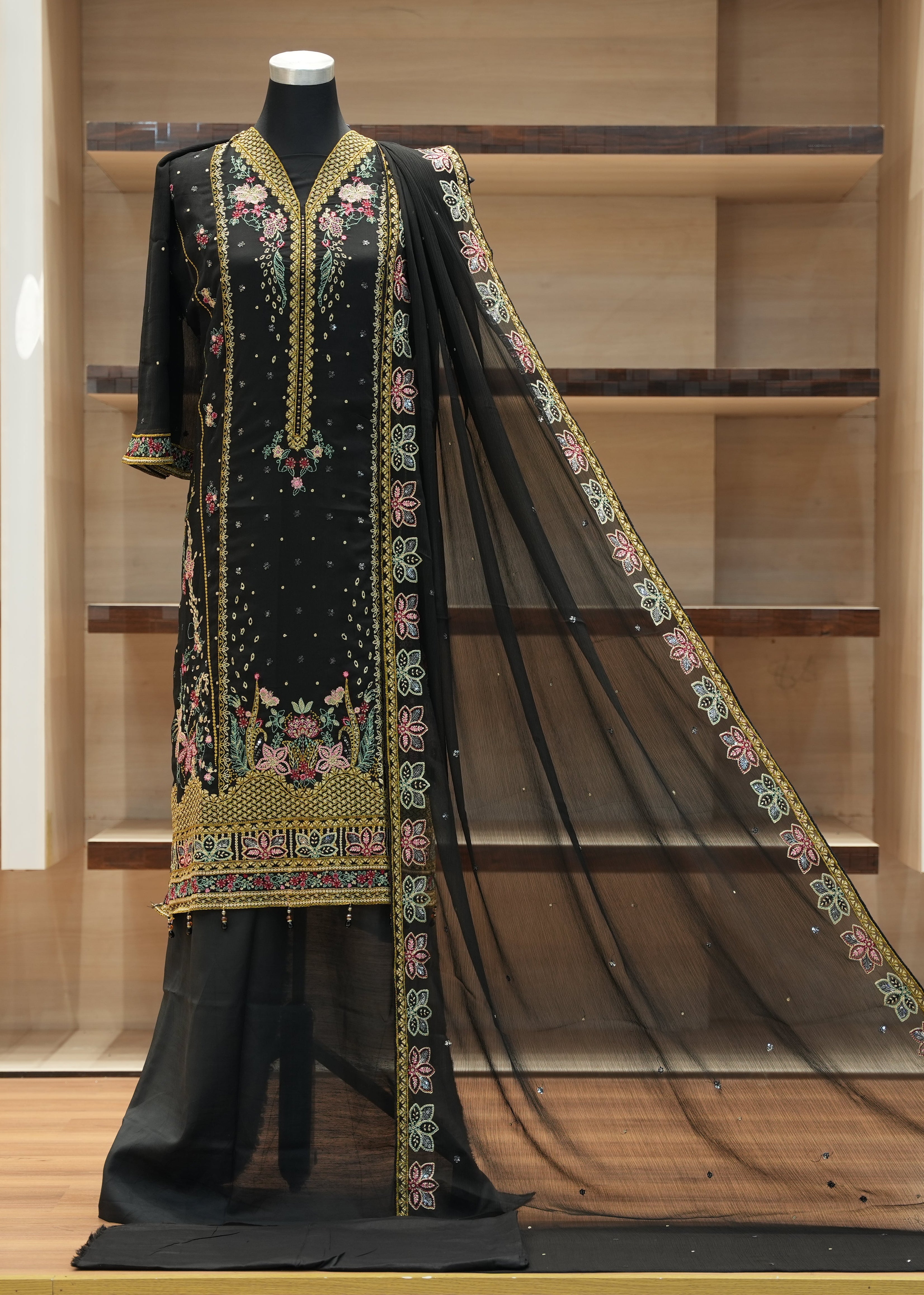 🔥 Discounts & Offers - Unstitched Three Piece Set | D101