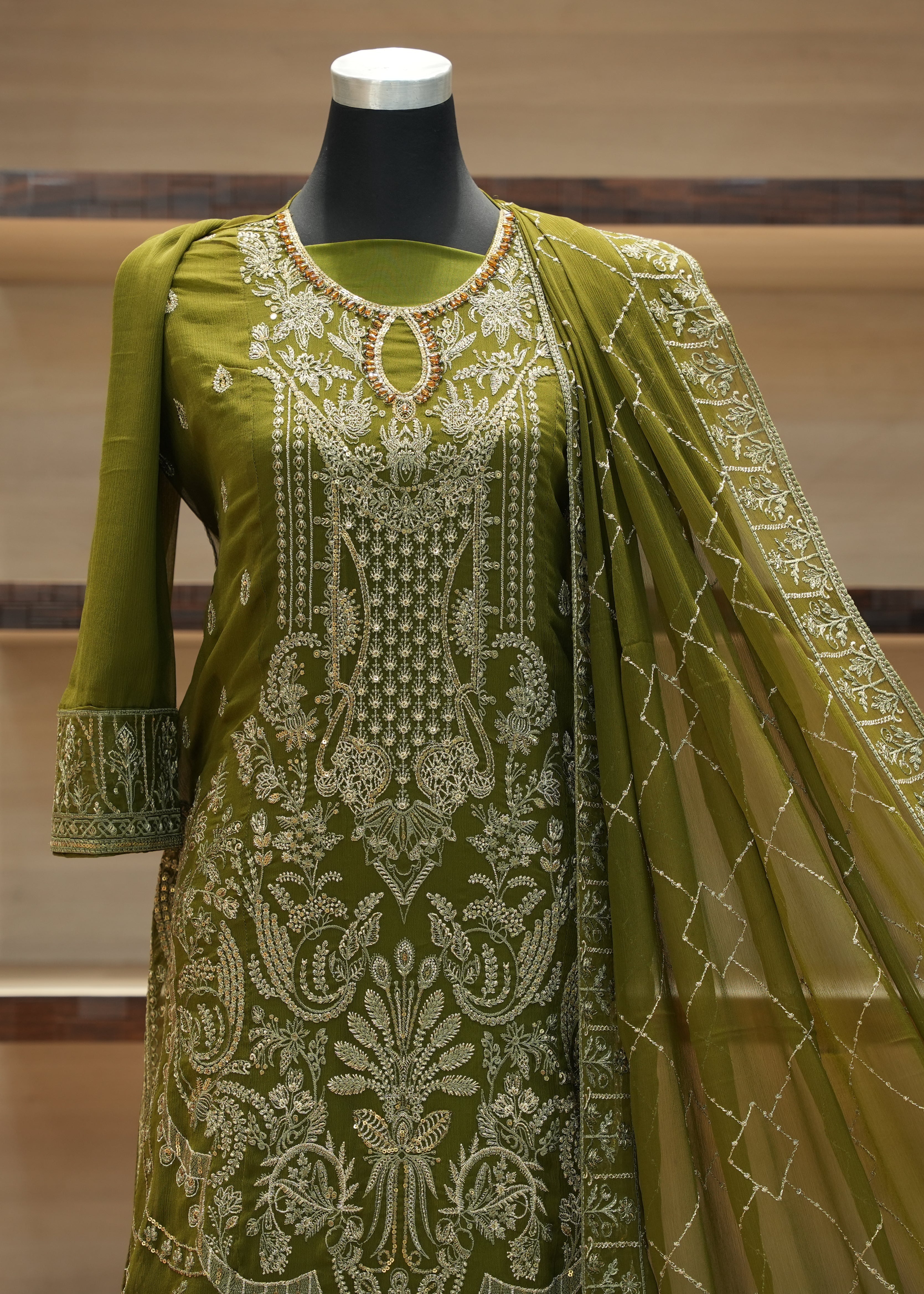 🔥 Discounts & Offers - Unstitched Three Piece Set | D103