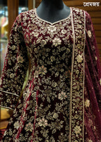 🔥 Flat 70% – 80% OFF - Luxury Tail Cut Bridal Gown | D50